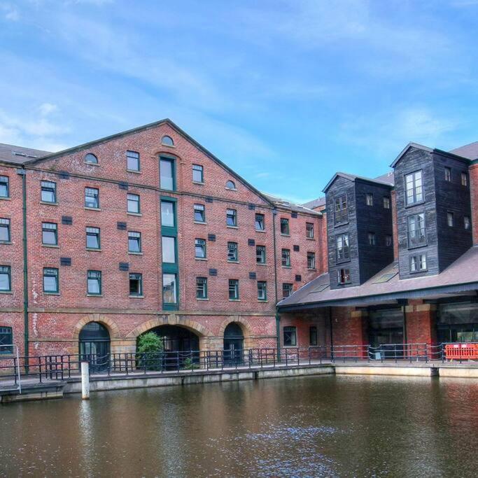 Beautiful 1-Bed Apartment In Grade Listed Warehouse - Victoria Quays, Sheffield City Centre, Free Parking, Pet Friendly, Netflix Bagian luar foto